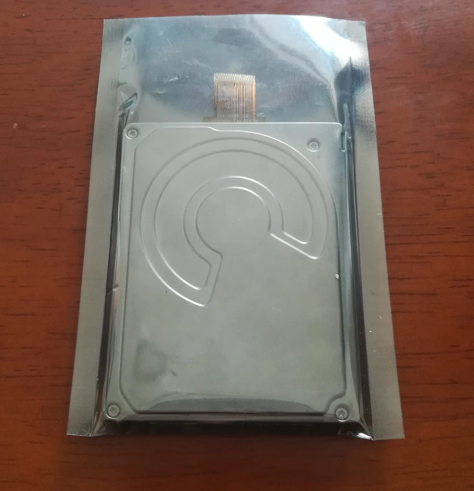 Toshiba Hard Drive MK3008GAL 30GB For iPods Classic 5, 6, 7th Gens Unused. - Image 3 of 4