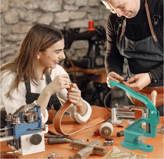 Kit de herramientas para perforar ojales de alta resistencia con prensa manual Foto 2 de 4