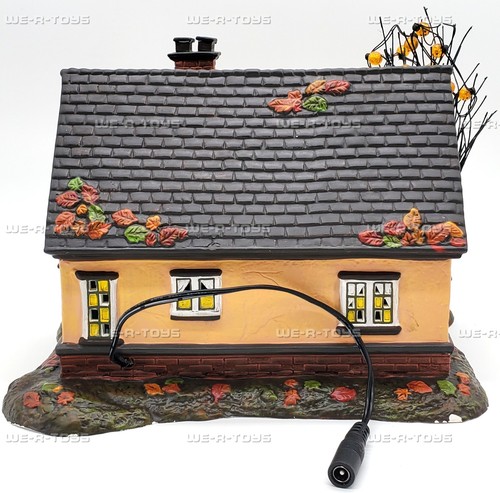 Dept 56 Halloween Trick or Treat Lane the Pumpkin House Lighted 4030757 - Picture 6 of 11