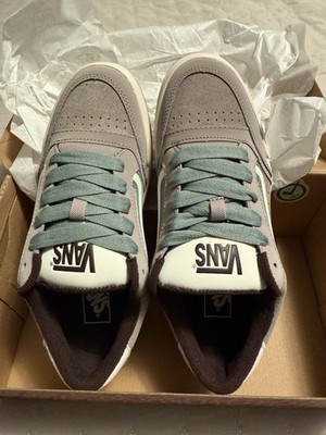 Men s New In Box Vans Hylane Skate Shoe 7.5 Men /9.0 Women