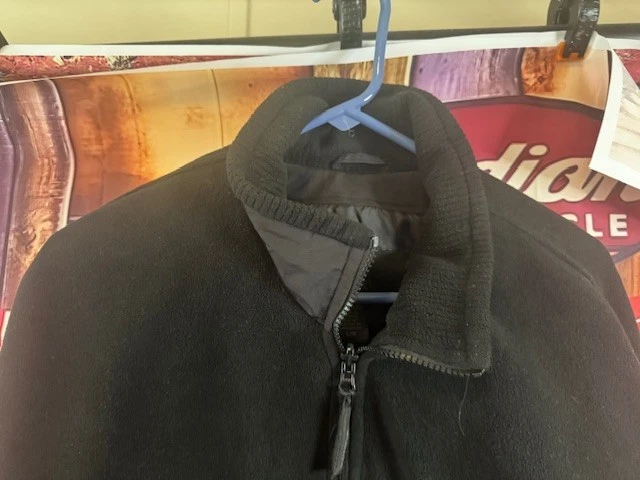 Chaqueta con cremallera completa Property Of Quik Trip Employee talla grande Foto 3 de 4