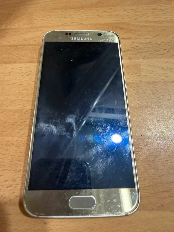 Smartphone Samsung Galaxy S6 SM-G920F  -pour piece, photo 1 sur 2