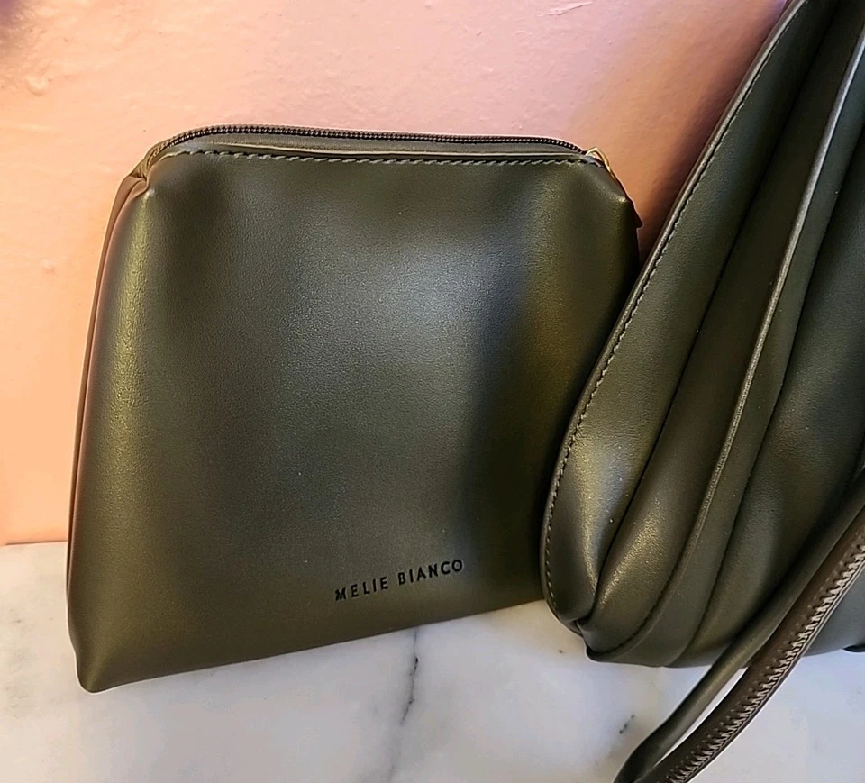 Bolso de Hombro Melie Bianco The Carrie Plisado con Bolsa a Juego - Verde Oliva Foto 3 de 4