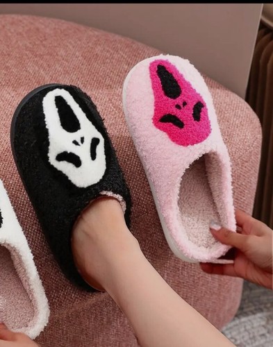 SCREAM Ghost Face Women’s Memory Foam Halloween Slippers Sizes 7-10 NEW IN PKG - Picture 8 of 13