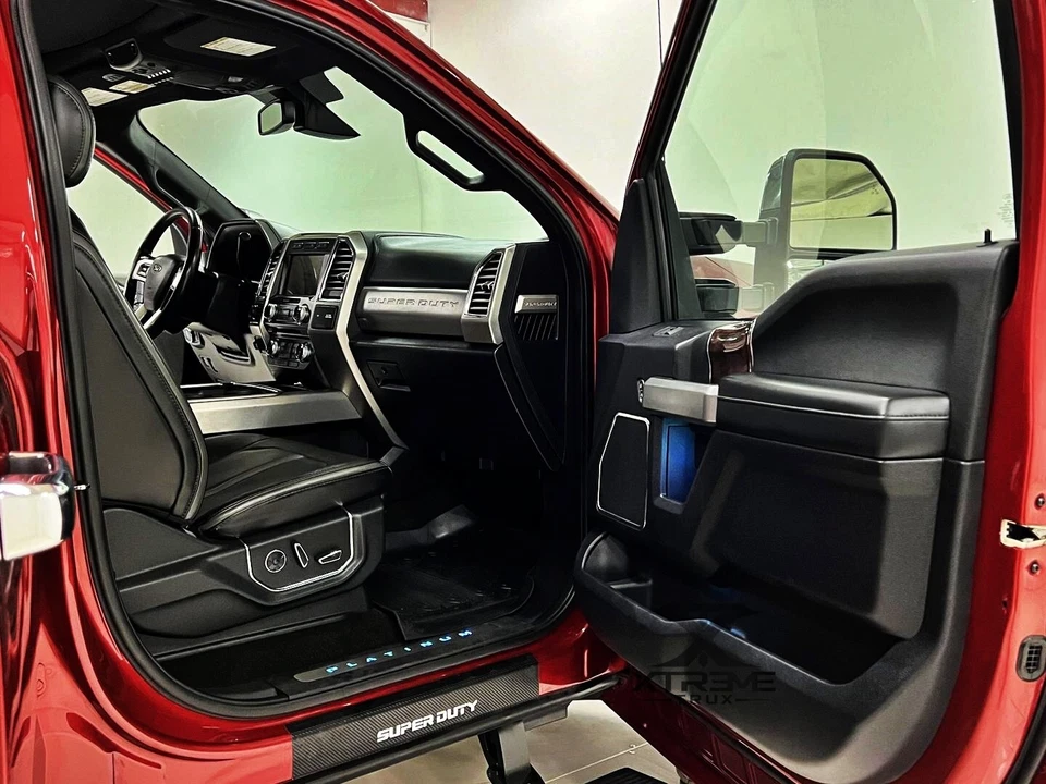 Juego de cubiertas de umbral de puerta iluminadas LED platino platino para Ford F250 F350 17-22 Foto 2 de 4