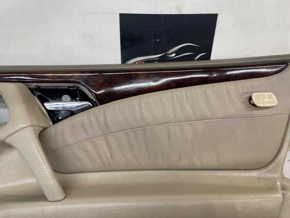 Mercedes Benz W210 1996-1999 pasajero delantero derecho panel beige ¡OEM! Foto 3 de 4