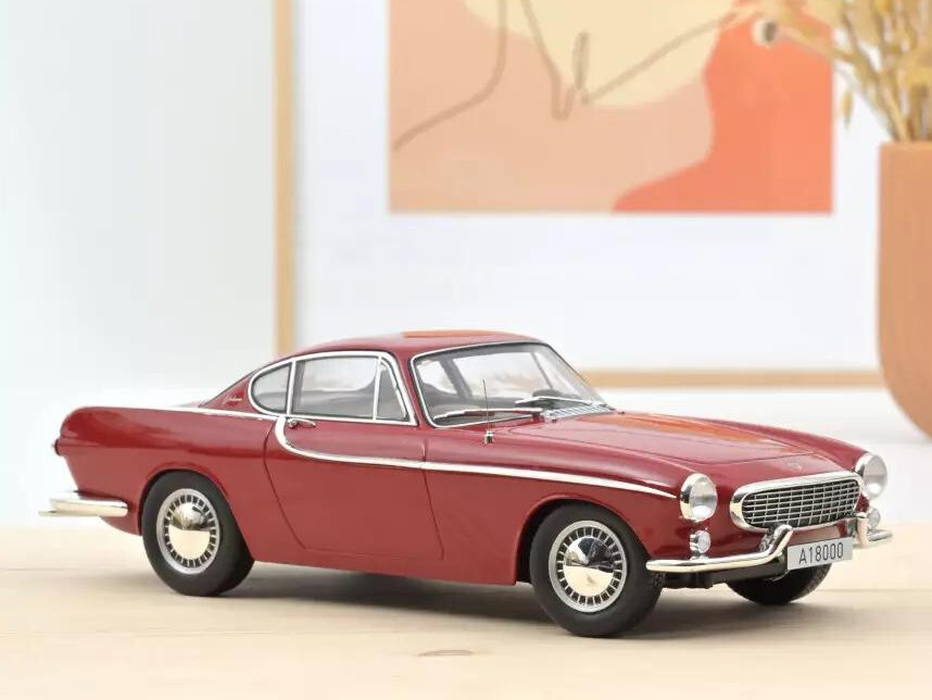 Norev VOLVO P1800 1961 miniature 1/18 rouge de collection pour vitrine