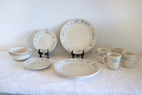 CORELLE CORNING FIRST OF SPRING USA 16 Piece Set 4 Piece Place Set Service for 4