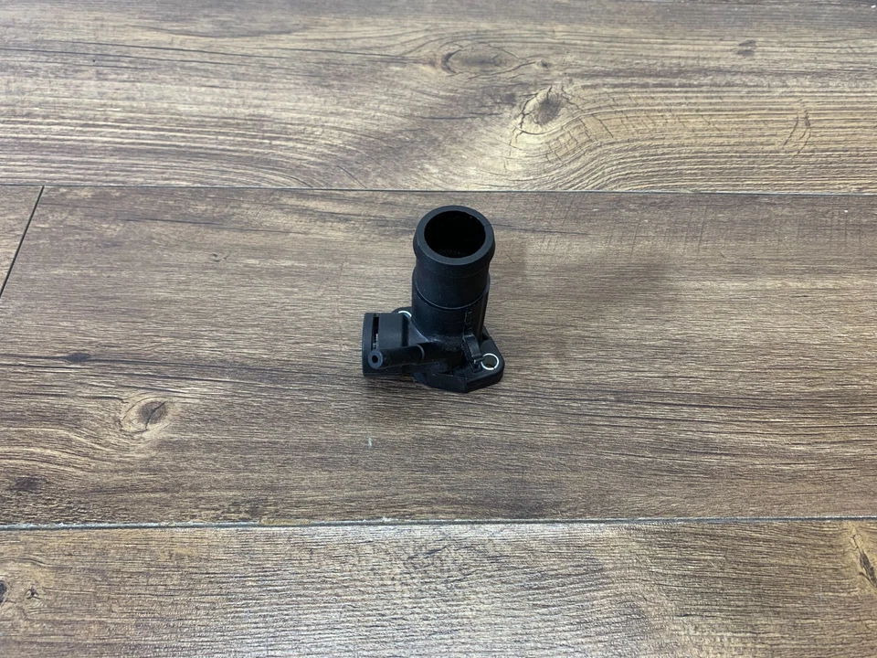 Volkswagen Golf Passat 1992-1998 1,9 diésel motor TDI brida de refrigerante OEM NUEVO Foto 3 de 4