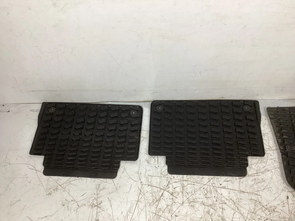 Juego de 3 alfombrillas de goma para todo tipo de clima Audi Q7 2007-2015 4L1061501, 4L1061221 OEM Foto 3 de 4