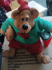 RUSS BERRIE CHRISTMAS COUNTRY FOLKS RESIN AND PLUSH SHELF SITTER 2000