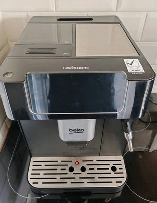 BEKO CaffeExperto CEG7302B Kaffeevollautomat - Schwarz 