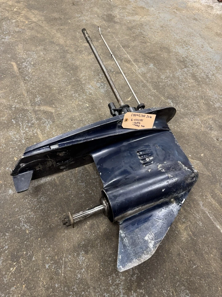 Johnson Evinrude 88 90 120 140 HP V4 20" Lower Unit GearCase 1992 - 1998 OMC - Image 3 of 4