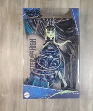 MONSTER HIGH FRANKIE STEIN COLLECTOR DOLL STITCHED IN STYLE 