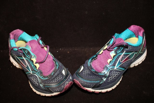 brooks ghost womens size 8