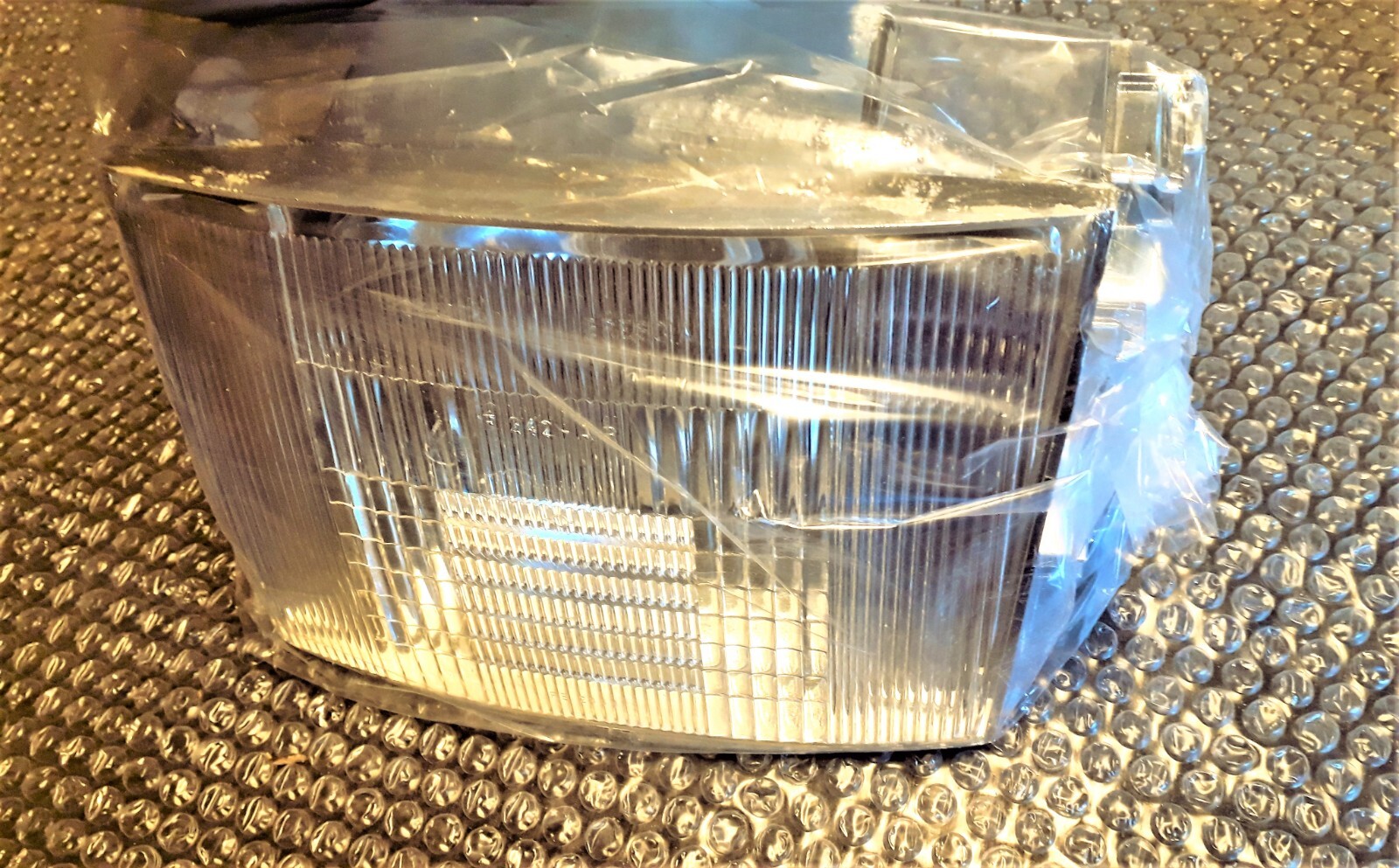 Phare Piaggio Sfera 50 pour remplacer une optique avant cassée ou ternie par le temps