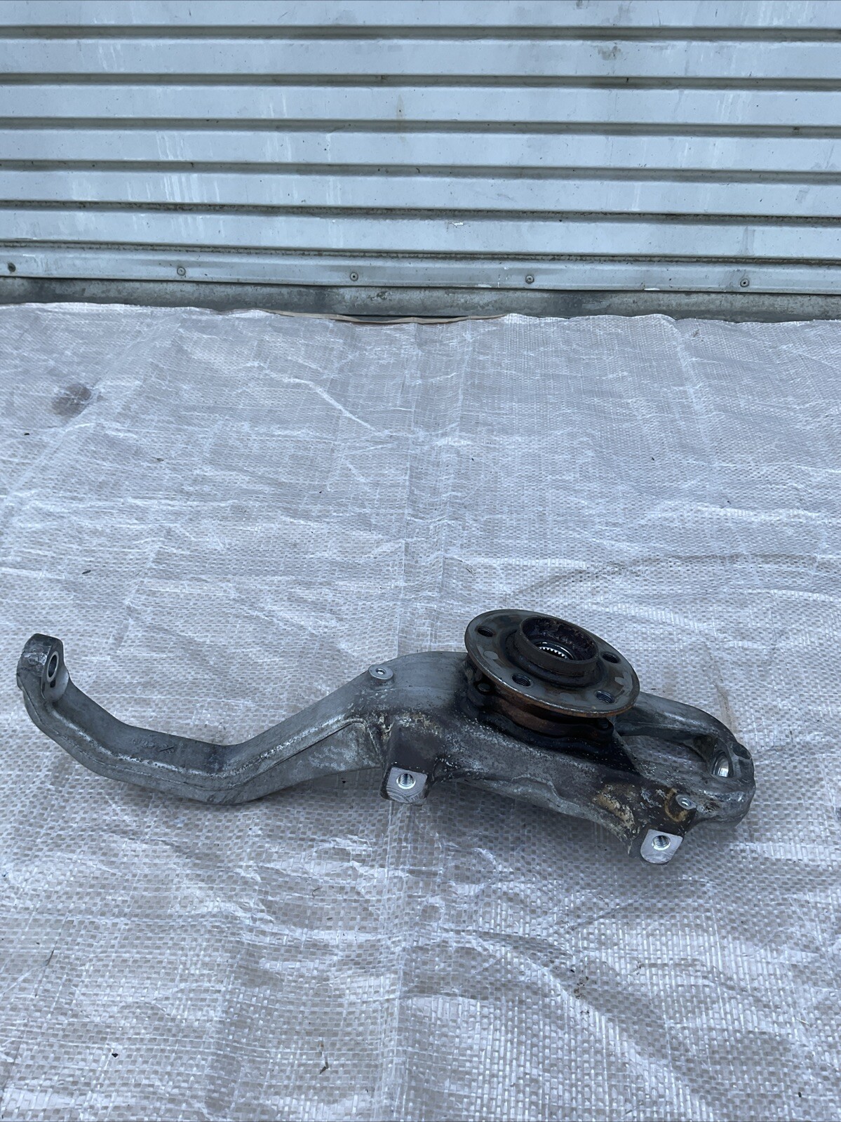 2014 - 2017 MASERATI QPORTE GHIBLI FRONT LEFT SPINDLE KNUCKLE HUB BEARING OEM