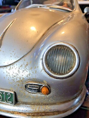 Guillermo Forchino. The Business Trip BIG ONE! PORSCHE 356