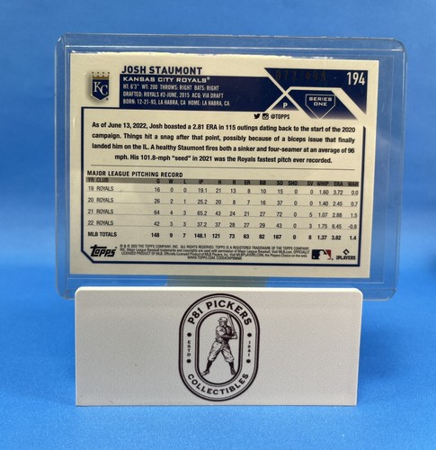 2023 Topps Series 1 #194 Josh Staumont Green Foil Parallel /499 KC Royals - Picture 2 of 3
