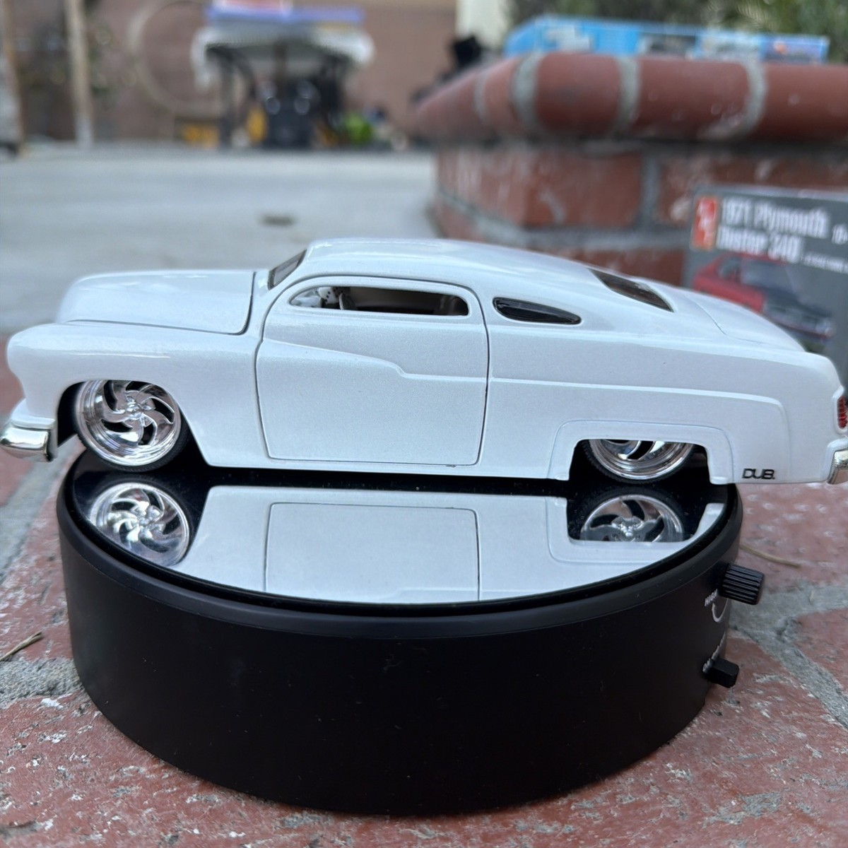 Jada Toys 1951 Ford Mercury Old-School Dub Lowrider Hemi Number