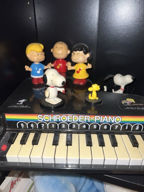 Snoopy Peanuts SCHROEDER PIANO Battery Op. 1985 Vtg Toy Lucy Charlie Brown WORKS
