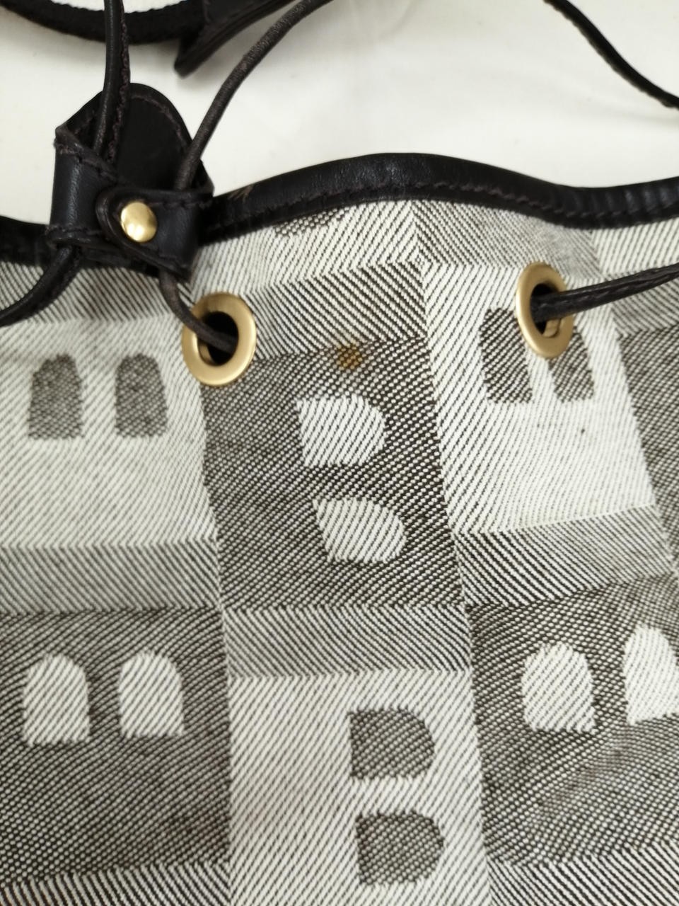 All Over Pattern Drawstring Bag B Gray With Some … - image 10