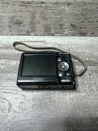 Nikon Coolpix L11 6MP Digital Camera 3x Optical Zoom with Case - Picture 6 of 11