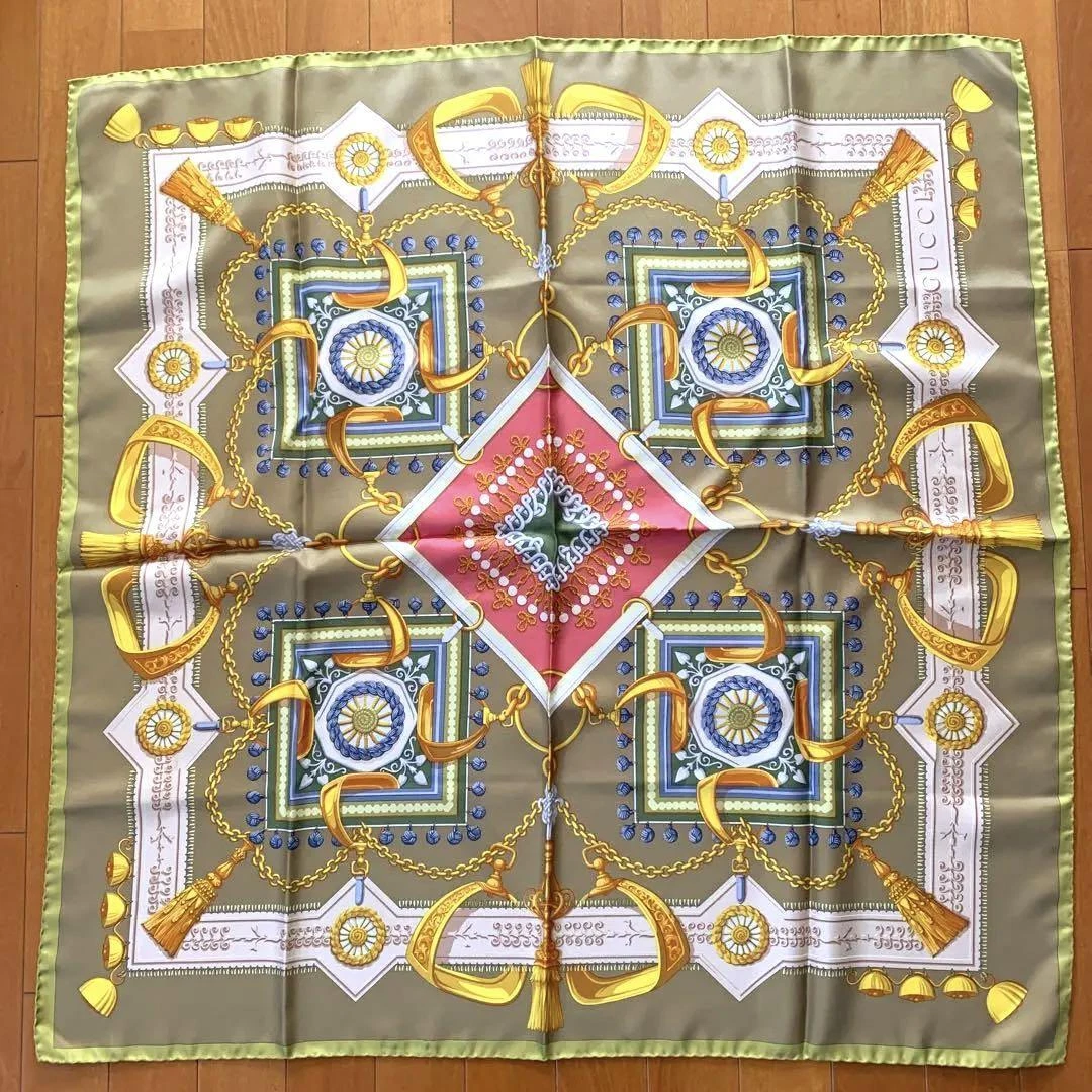 Gucci Foulard Or Beige Soie Motif Gland Femme Multifonctionnel Italie 111807
