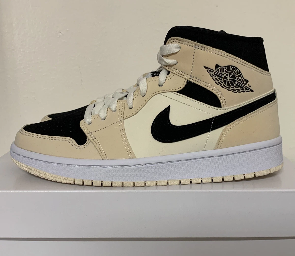 Air jordan hotsell 1 mid 7.5