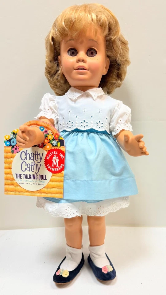 Muñeca Chatty Cathy 1998 colección clásica con traje de escuela infantil Foto 4 de 4