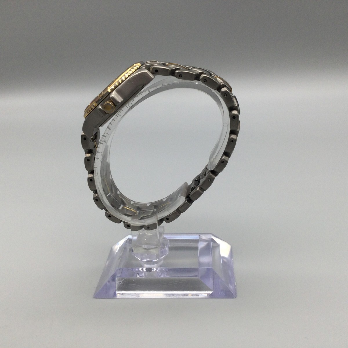 ソルオル トゥド パサ モデル solol-todopasa model Pulsar Solar Watch Women 30mm Silver Gold Tone Date V182