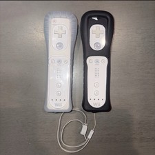 Nintendo OEM Wii Remote Controller white Lot of 2 Tested Working Wiimote