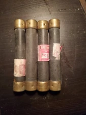 Lot of 4 -BUSSMANN FUSETRON FRS30 600V 30A DUAL-ELEMENT TIME-DELAY FUSE Untested