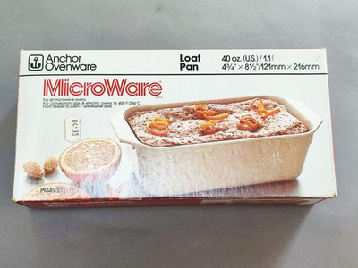 1980's ANCHOR HOCKING MICROWARE - PM490/T1 LOAF PAN -UNUSED IN BOX WITH BOOKLETS