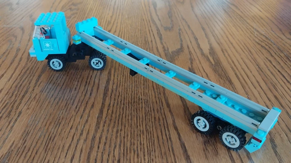 LEGO set 1651 Maersk Line Container Lorry, USED - Image 4 of 4
