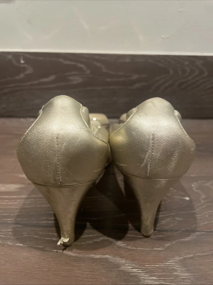 Золотистые кожаные туфли-лодочки Roger Vivier с золотой пряжкой размер 36,5 - Изображение 3 из 4