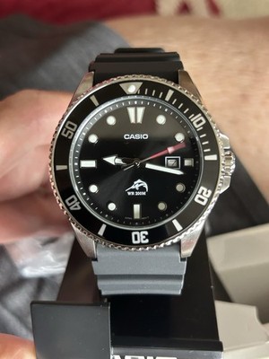 Casio Men's Wrist Watch MDV-106-1A New In The Box Papers Battery Good Never Used