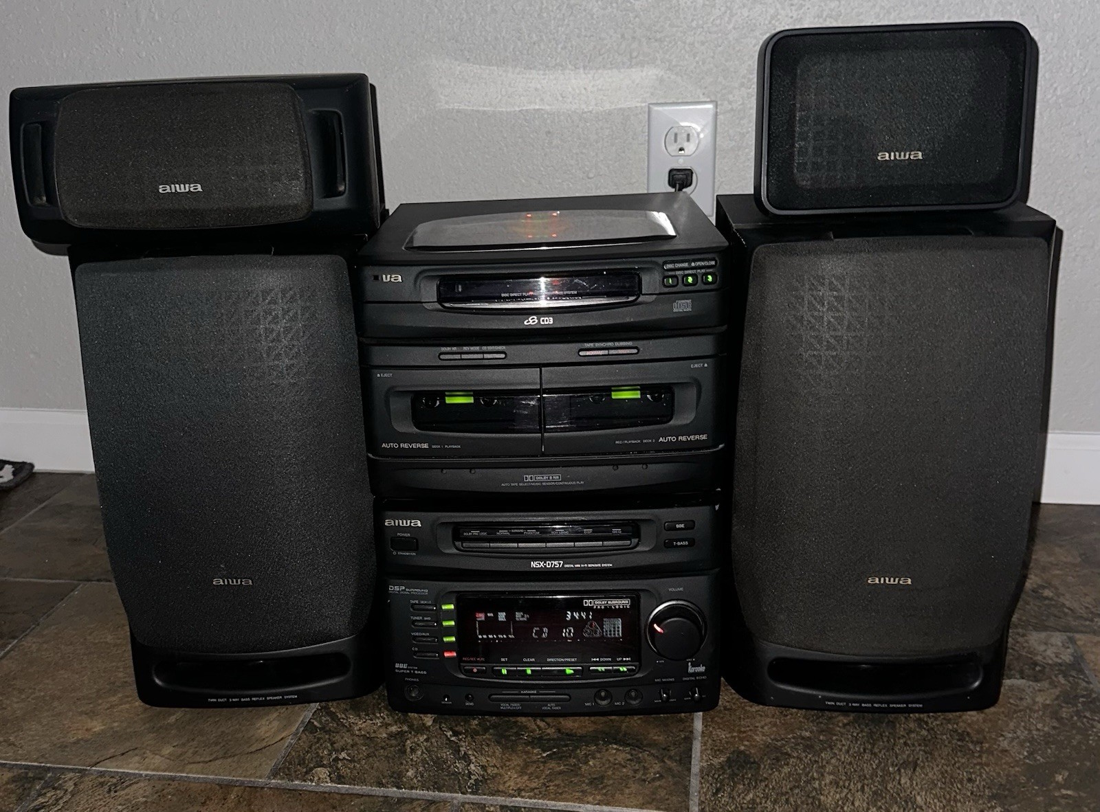 Model Nsx-d757 Vtg 1995 Remote, Antenna, Etc!