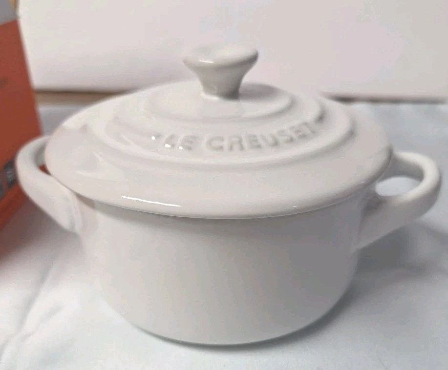 White Le Creuset Petite Round Casserole Mini Cocotte 12 oz New in Box