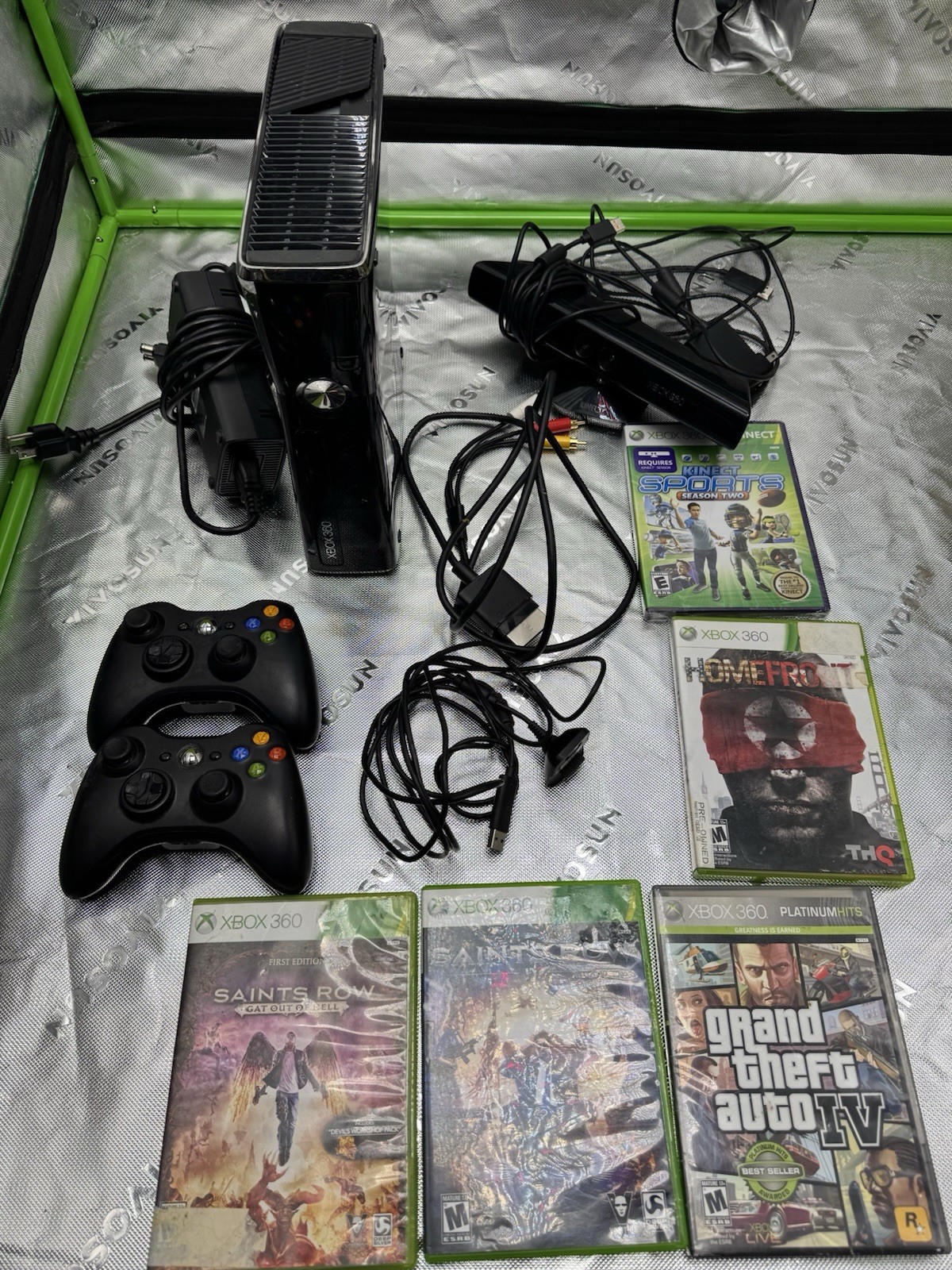 Xbox 360 Slim 250GB Console Bundle Kinect 2 Controllers 6 Games Tested ...
