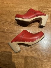 Swedish Hasbeens 38/7-7.5 Clogs  Slip-in Classic  Red Leather Wooden Heels