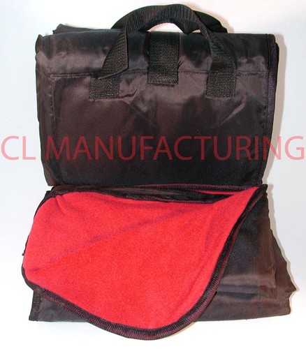 Waterproof Picnic Stadium Fleece blanket for Spectators and Fans - Picture 5 of 11