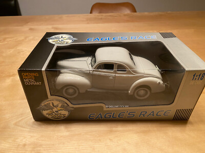 Universal Hobby Eagle' Race 1940 Ford Deluxe Coup  1:18 Sammlerstück in OVP