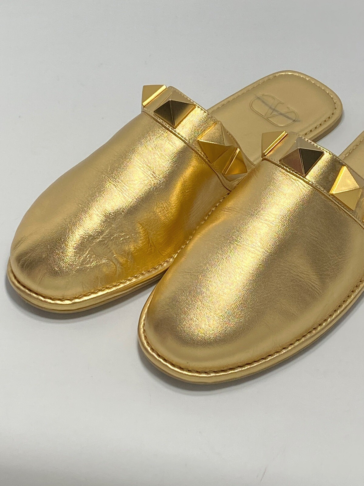 PANTOFOLA D’ORO Valentino Garavani Pantofole Borchie Romane In Pelle Metallica