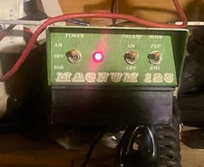 VINTAGE MAGNUM 125 CB HAM RADIO LINEAR AMPLIFIER POWERS UP UNTESTED AM/SSB BOOTS