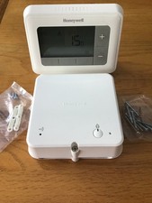 Honeywell T4R Wireless 7 Day Programmable Thermostat - Y4H910RF4003 + receiver