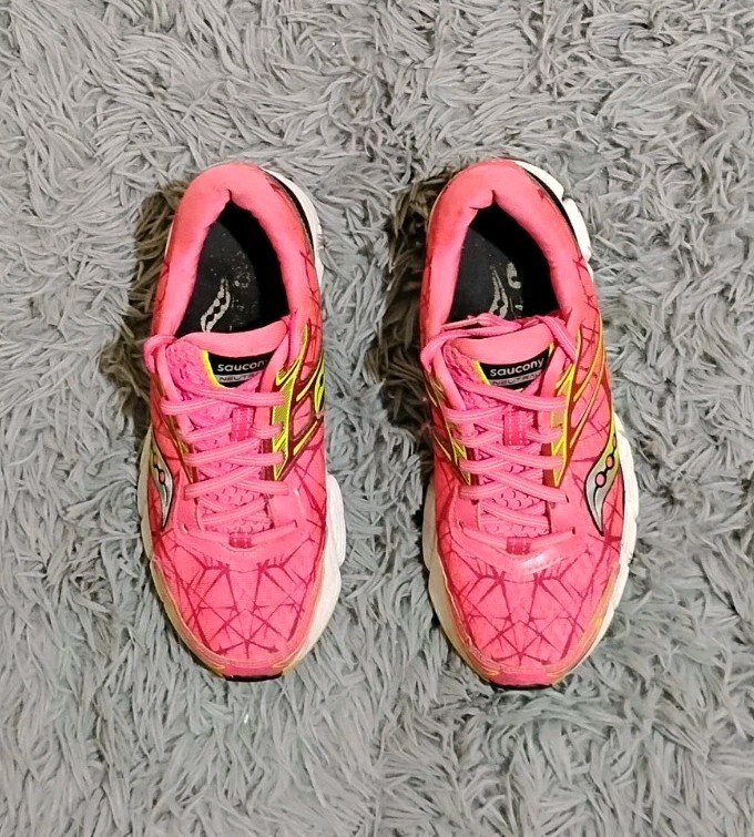 Saucony Breakthru Women’s 7.5 Pink Yellow Running Shoes Sneakers S10265-1 thumbnail 2