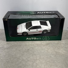 AUTOart 1:18 Lotus Esprit Turbo White RHD Diecast Model Car 70062