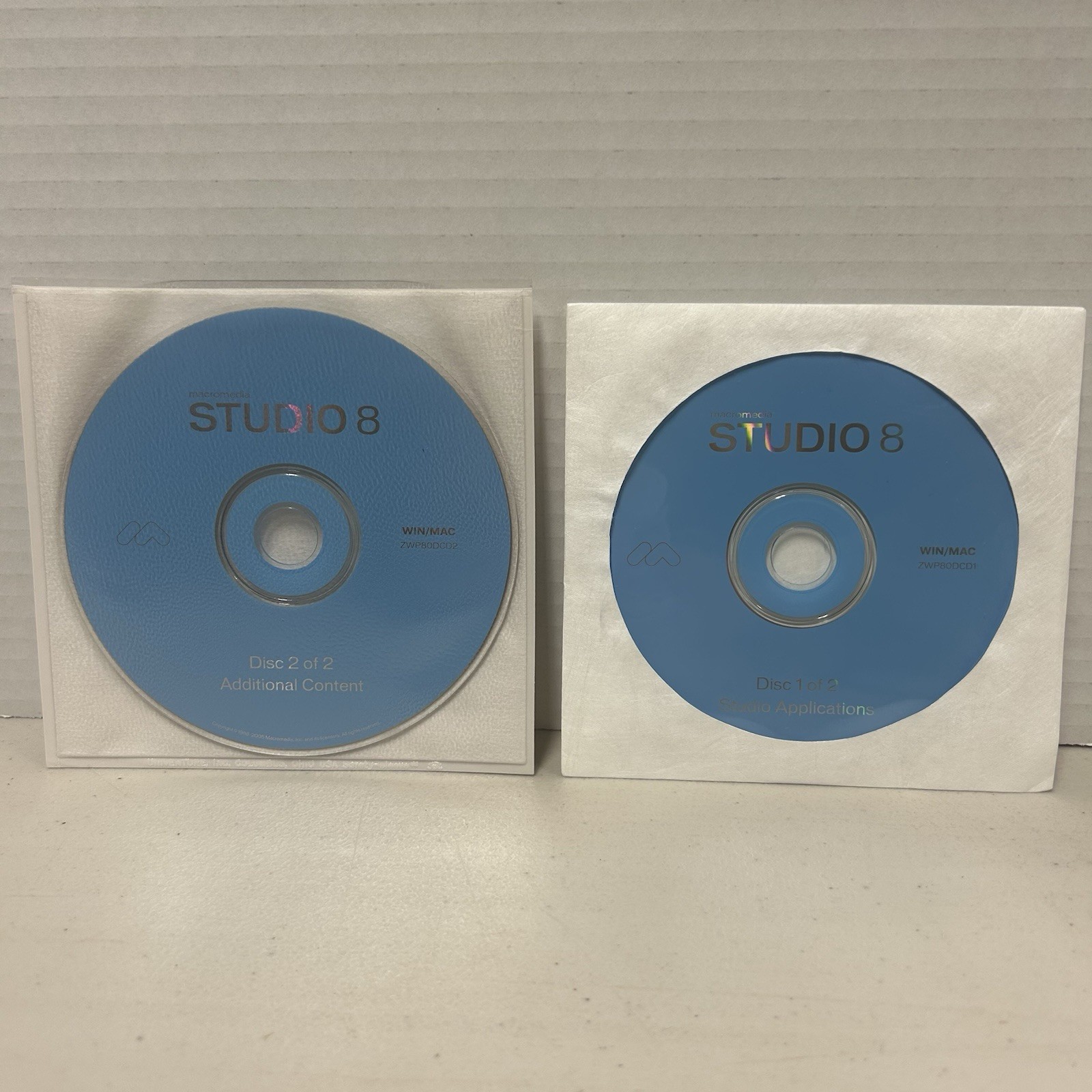 Macromedia Studio 8 UPGRADE Win/Mac 2 Disc Set - VERY GOOD CONDITION!!!!