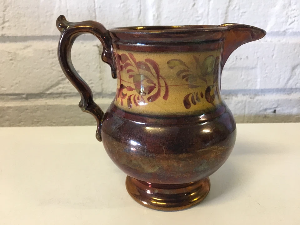 Jarra jarra crema brillante de cobre antigua con decoración amarilla y floral Foto 3 de 4